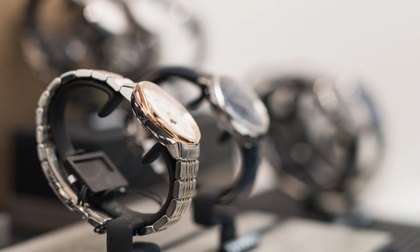 Quartz watch service